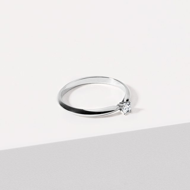 BAGUE DE FIANÇAILLES SERTIE D'UN DIAMANT EN OR BLANC - TAILLE BRILLANT - 