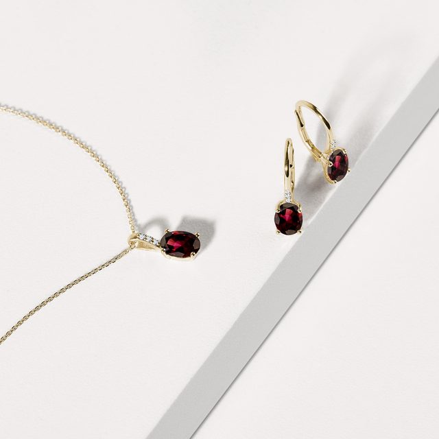 OVAL GARNET AND DIAMOND GOLD DROP EARRINGS - GARNET EARRINGS - 