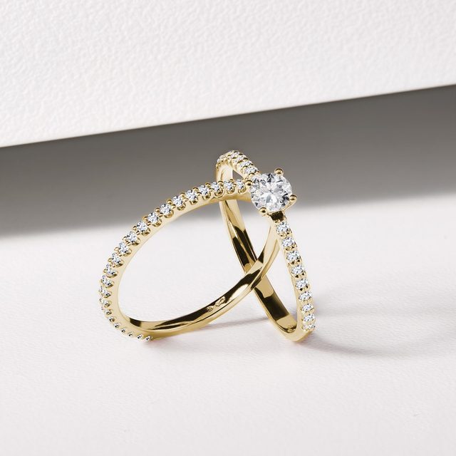 BRILIANTOVÁ ZÁSNUBNÍ SADA VE ŽLUTÉM ZLATĚ - SADY SNUBNÍCH A ZÁSNUBNÍCH PRSTENŮ - 