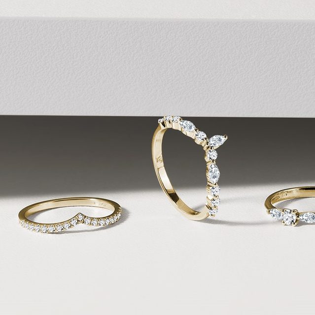 BAGUE DE FIANÇAILLES EN OR JAUNE AVEC DIAMANTS TAILLES MARQUISE ET BRILLANT - BAGUE DE FIANÇAILLES ET ALLIANCE ASSORTIES - 