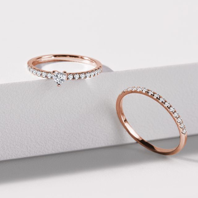A THIN RING WITH SMALL DIAMONDS IN ROSE GOLD - WOMEN'S WEDDING RINGS - 
