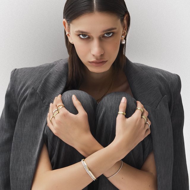 KLASYCZNA SZTYWNA BRANSOLETKA Z ŻÓŁTEGO ZŁOTA - BRANSOLETKI Z ŻÓŁTEGO ZŁOTA - 