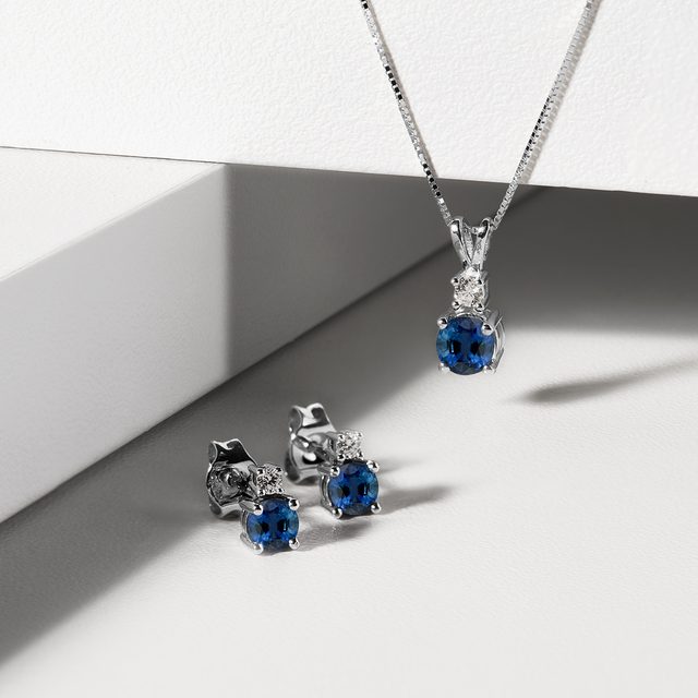OHRRINGE AUS WEISSGOLD MIT BLAUEN SAPHIREN - OHRRINGE MIT SAPHIR - 