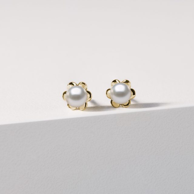 PEARL FLOWER STUD EARRINGS IN YELLOW GOLD - PEARL EARRINGS - 