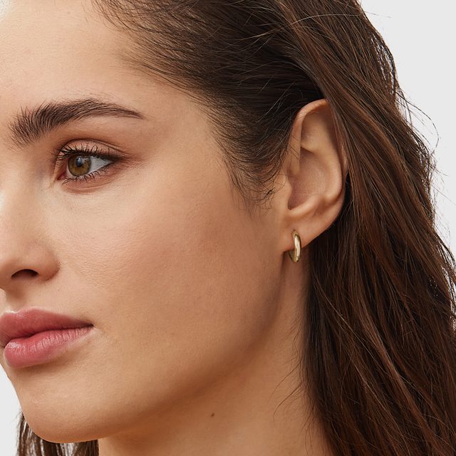 MINIMALIST HOOP EARRINGS IN YELLOW GOLD - YELLOW GOLD EARRINGS - 