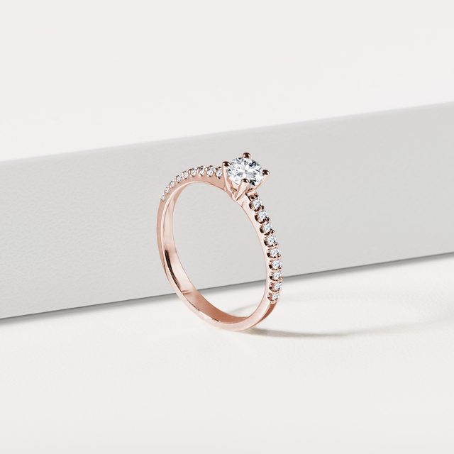 DIAMANTOVÝ ZÁSNUBNÝ PRSTIENOK  Z RUŽOVÉHO ZLATA - DIAMANTOVÉ ZÁSNUBNÉ PRSTENE - 