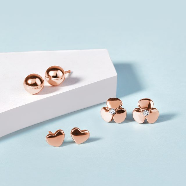 PETITES BOUCLES D'OREILLES TRÈFLES EN OR ROSE - PUCES D'OREILLES EN DIAMANT - 