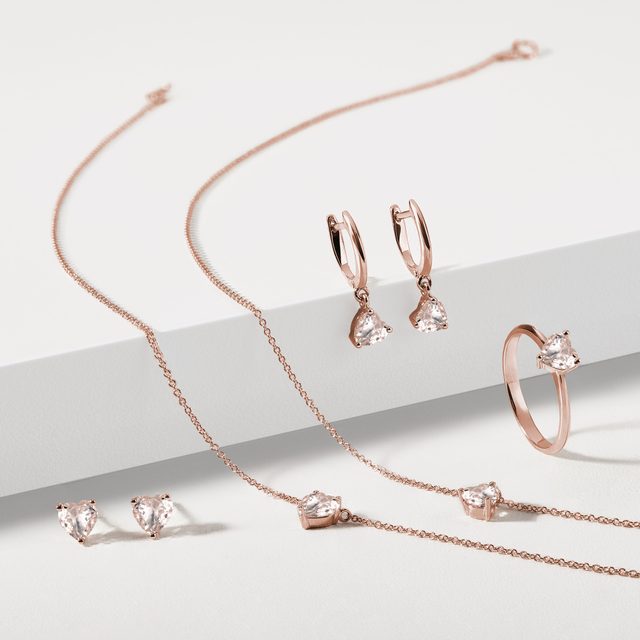 PUCES D'OREILLES EN OR ROSE AVEC MORGANITES TAILLE CŒUR - BOUCLES D'OREILLES EN MORGANITE - 