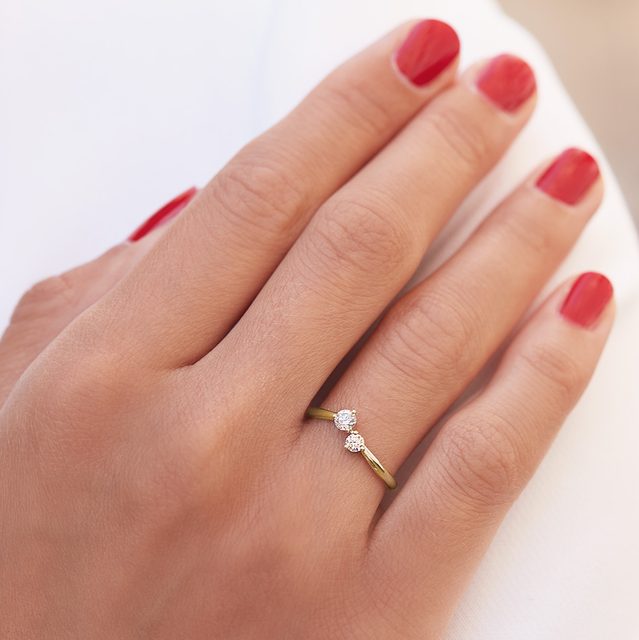 MODERNÍ PRSTÝNEK S BRILIANTY VE ŽLUTÉM ZLATĚ - PRSTENY S DIAMANTY - 