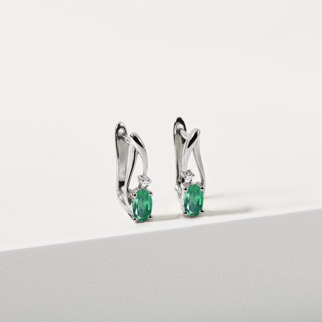 SMARAGDOVÉ NÁUŠNICE Z BÍLÉHO ZLATA - NÁUŠNICE SE SMARAGDEM - 