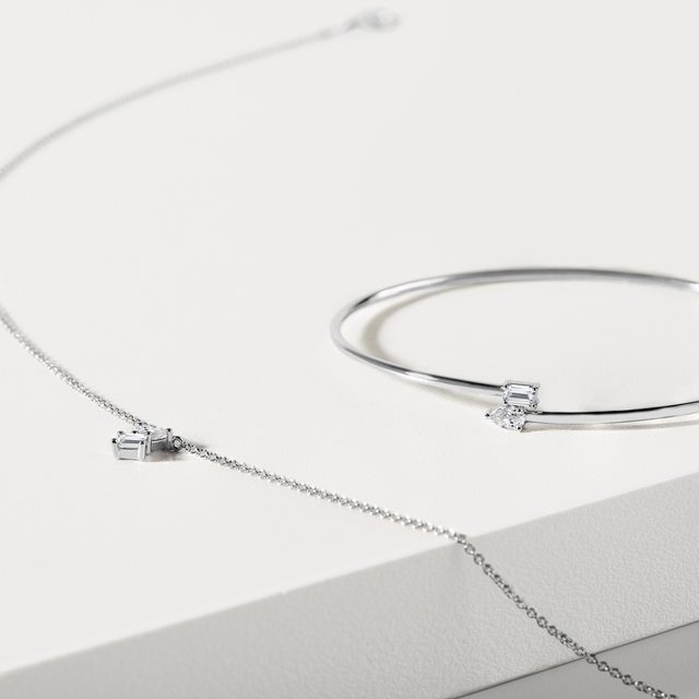 DIAMOND BANGLE BRACELET IN 14K WHITE GOLD - BANGLES & CUFF BRACELETS - 