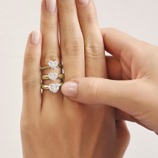 PIERŚCIONEK Z 1,0 KT DIAMENTEM LABORATORYJNYM W KSZTAŁCIE SERCA W ŻÓŁTYM ZŁOCIE - PIERŚCIONKI Z LAB GROWN DIAMENTAMI - 