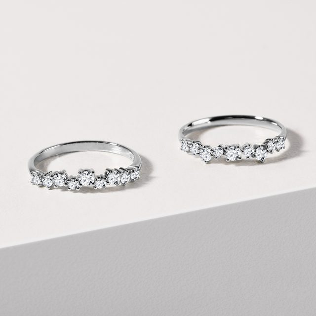 MODERN DIAMOND RING IN WHITE GOLD - WOMEN'S WEDDING RINGS - 