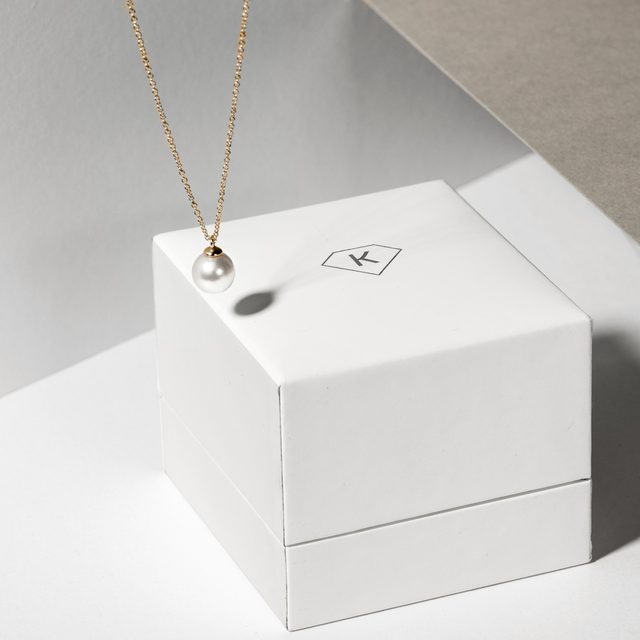 PENDENTIF MINIMALISTE D'OR JAUNE AVEC PERLE - PENDENTIFS EN PERLES - 