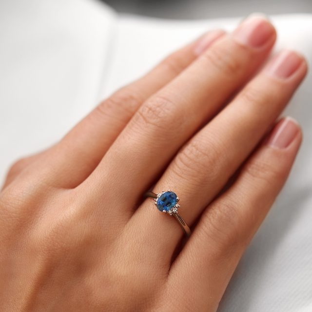 VERLOBUNGSRING MIT SAPHIREN UND DIAMANTEN IN ROSÉGOLD - SAPHIRVERLOBUNGSRINGE - 