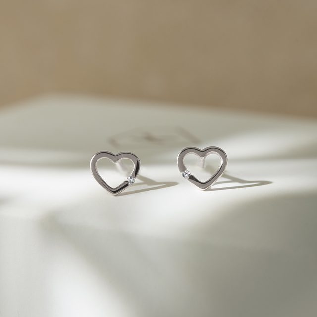 NÁUŠNICE SRDÍČKA Z BÍLÉHO ZLATA S DIAMANTY - DIAMANTOVÉ NÁUŠNICE PECKY - 