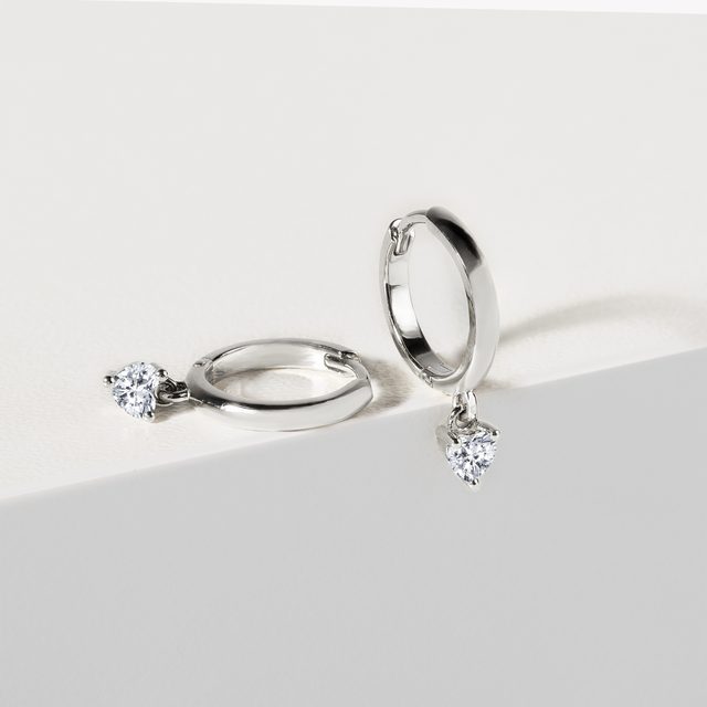CRÉOLES EN OR BLANC ET DIAMANT CŒUR - BOUCLES D'OREILLES EN DIAMANT - 
