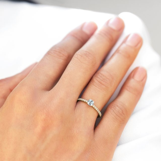 ROUND AQUAMARINE AND DIAMOND GOLD RING - AQUAMARINE RINGS - 