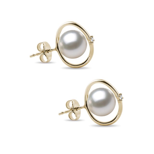 PUCES D’OREILLES EN OR ET PERLE D’AKOYA - BOUCLES D'OREILLES EN PERLES - 