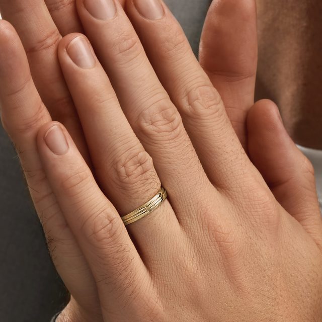 BAGUE DE MARIAGE EN OR JAUNE POUR HOMMES AVEC GRAVURE - ALLIANCES DE MARIAGE HOMMES - 