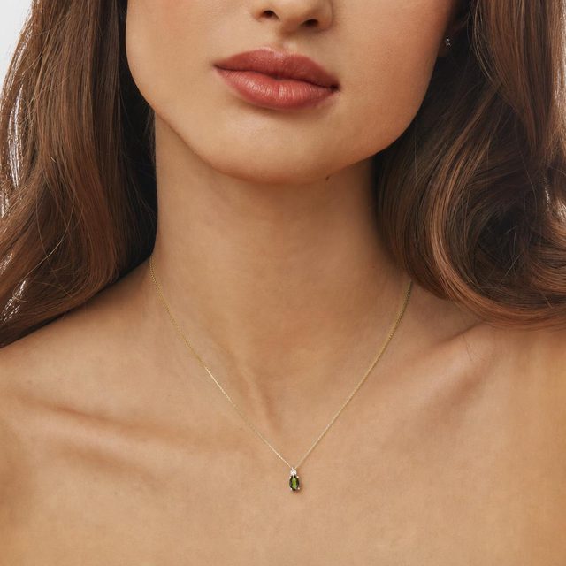 OVAL MOLDAVITE AND DIAMOND NECKLACE IN YELLOW GOLD - MOLDAVITE NECKLACES - 