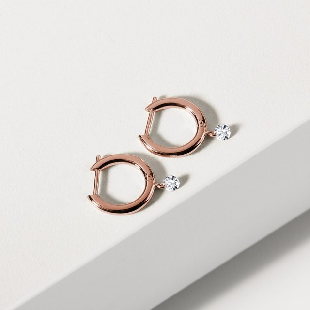 CRÉOLES EN OR ROSE ET DIAMANTS DE SYNTHÈSE - BOUCLES D'OREILLES EN DIAMANT - 
