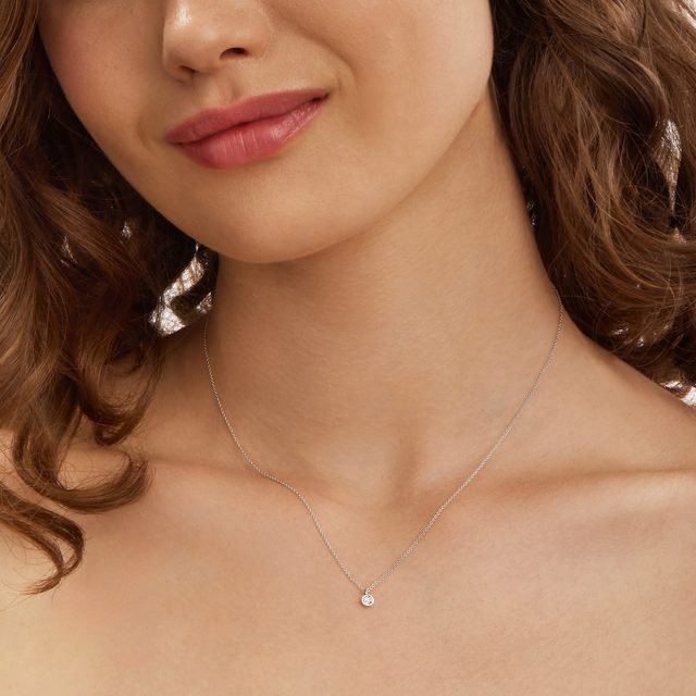 PENDENTIF D'OR BLANC AVEC DIAMANTS - COLLIERS AVEC DIAMANTS - 