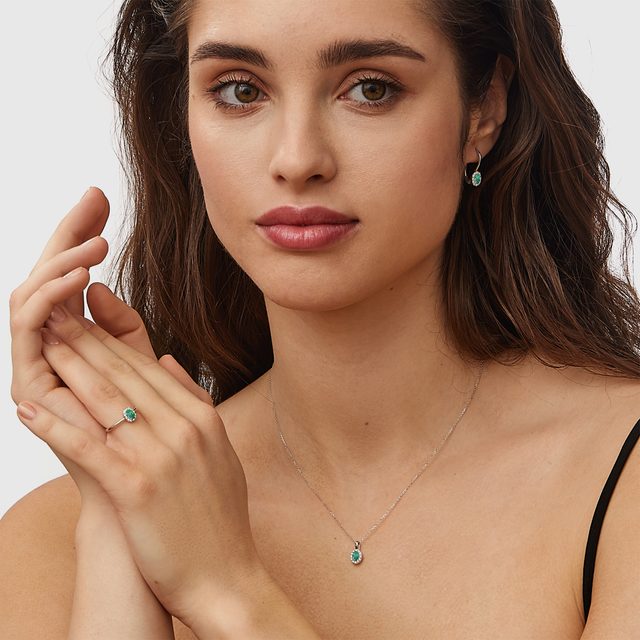 HALO-SCHMUCKSET MIT SMARAGDEN UND DIAMANTEN AUS WEISSGOLD - SCHMUCK SETS EDELSTEINE - 