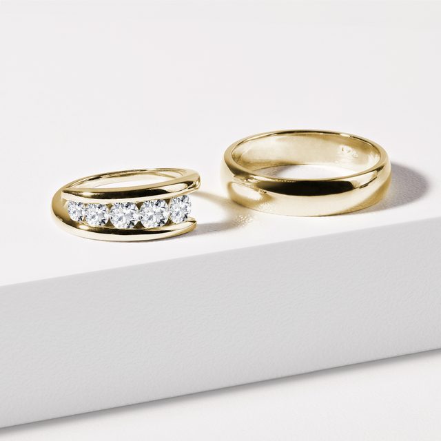 HOCHZEITSSET MIT SPIRALRING AUS GELBGOLD - GELBGOLDENE TRAURINGE IM SET - 