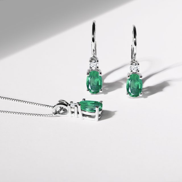OHRRINGE MIT OVALEN SMARAGDEN UND DIAMANTEN IN WEISSGOLD - OHRRINGE MIT SMARAGD - 