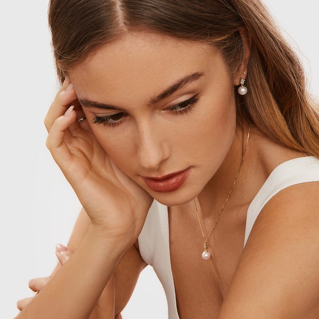 ELEGANTNÍ SET DIAMANTOVÝCH ŠPERKŮ S PERLAMI VE ŽLUTÉM ZLATĚ - SOUPRAVY ŠPERKŮ - 