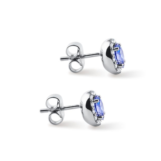 PUCES D'OREILLES AURÉOLE EN OR BLANC AVEC TANZANITE OVALE ET DIAMANTS - BOUCLES D’OREILLES EN TANZANITE - 