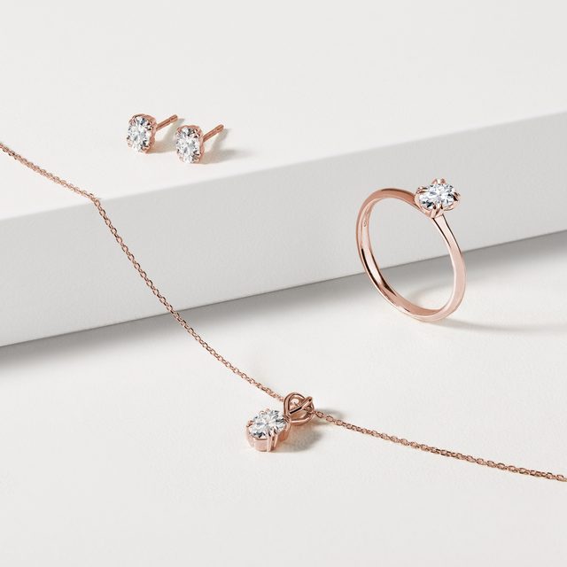 BAGUE DE FIANÇAILLES EN OR ROSE AVEC DIAMANT OVALE - BAGUES DE FIANÇAILLES EN DIAMANT - 