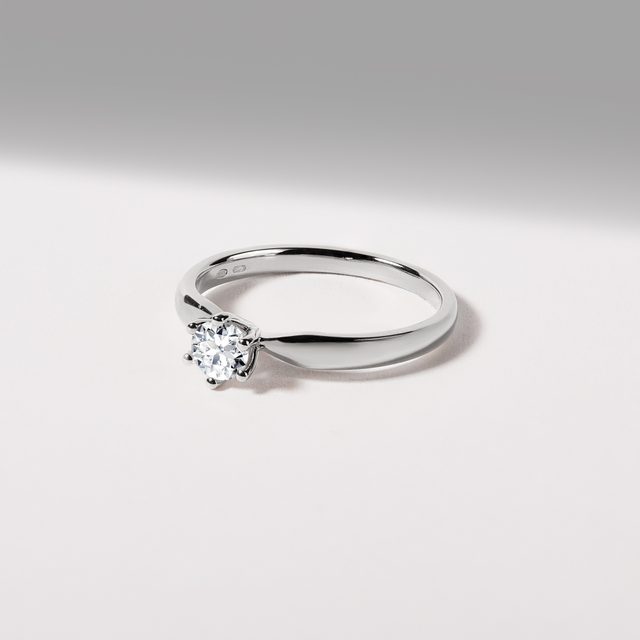 BRYLANTOWY PIERŚCIONEK Z BIAŁEGO ZŁOTA - PIERŚCIONKI ZARĘCZYNOWE Z BRYLANTEM - 