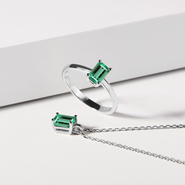 RECTANGLE EMERALD NECKLACE IN WHITE GOLD - EMERALD NECKLACES - 