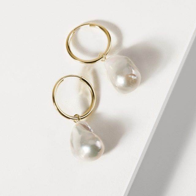 GOLD HOOP EARRINGS WITH BAROQUE PEARLS - PEARL EARRINGS - 
