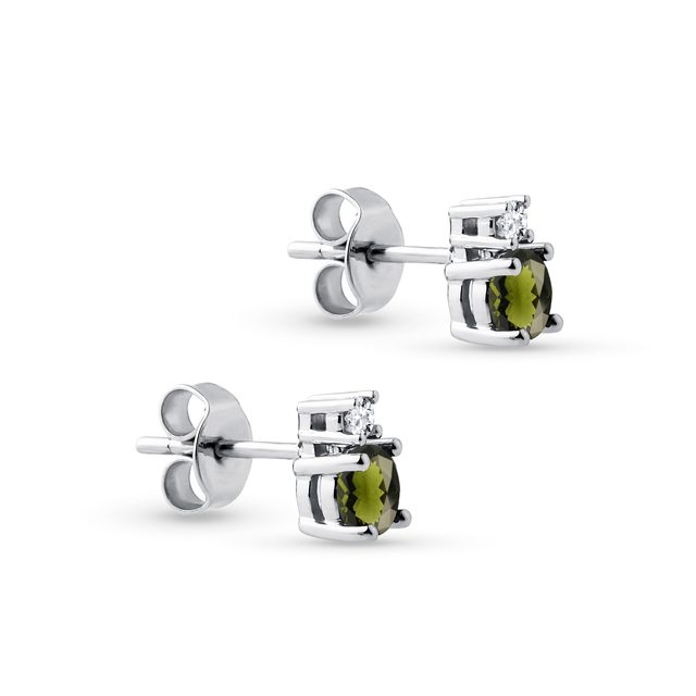 CLOUS D'OREILLES EN OR BLANC, MOLDAVITES ET DIAMANTS - BOUCLES D'OREILLES EN MOLDAVITE - 