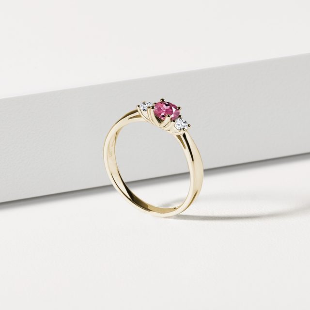 ZLATÝ PRSTEN S TURMALÍNEM A BRILIANTY - PRSTENY S TURMALÍNEM - 