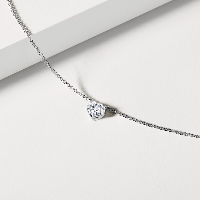 NASZYJNIK Z BIAŁEGO ZŁOTA Z DIAMENTEM W KSZTAŁCIE SERCA - NASZYJNIKI Z DIAMENTAMI - 
