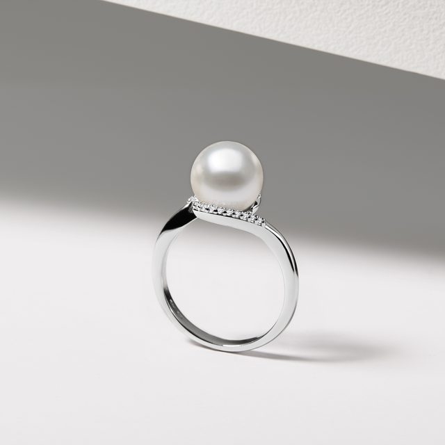 AKOYA PEARL AND DIAMOND RING IN WHITE GOLD - PEARL RINGS - 