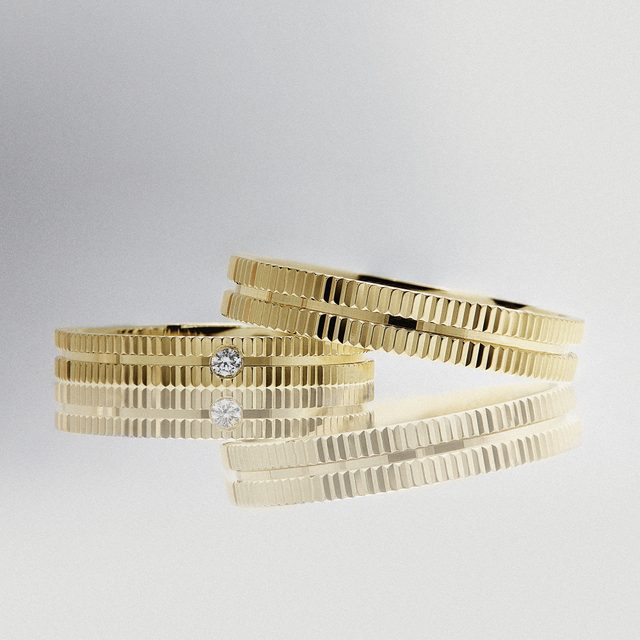 PRSTEN S DIAMANTEM A VROUBKOVÁNÍM VE ŽLUTÉM ZLATĚ - PRSTENY S DIAMANTY - 