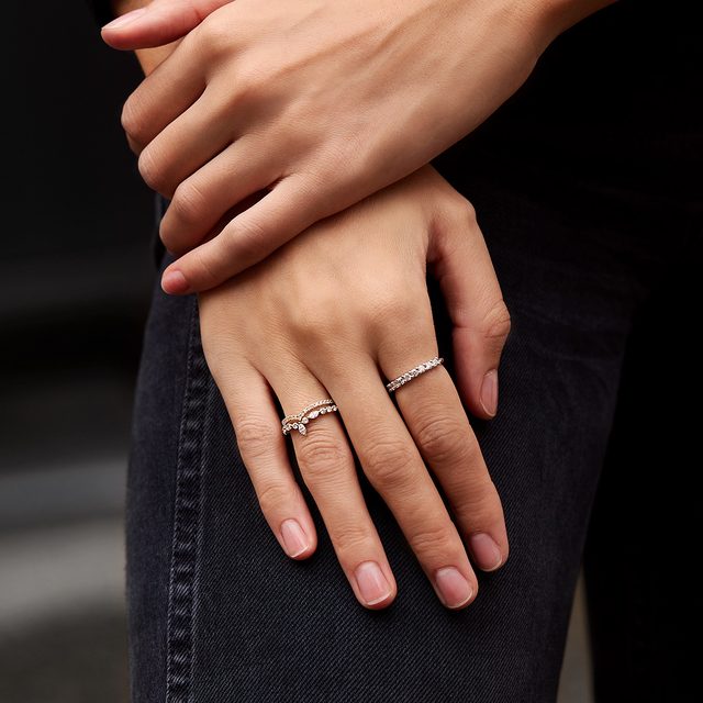 BAGUE DE FIANÇAILLES EN OR JAUNE AVEC DIAMANTS TAILLES MARQUISE ET BRILLANT - BAGUE DE FIANÇAILLES ET ALLIANCE ASSORTIES - 