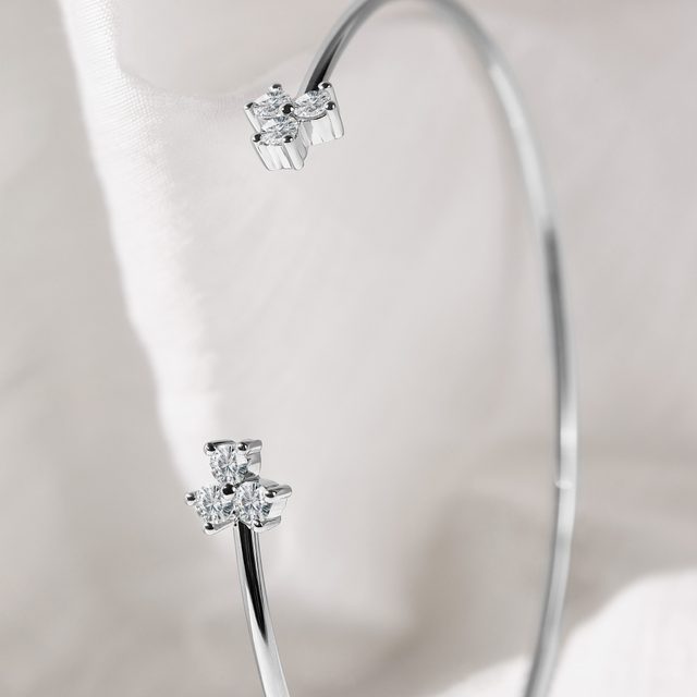 ARMBAND AUS WEISSGOLD MIT SECHS DIAMANTEN - ARMSPANGEN - 