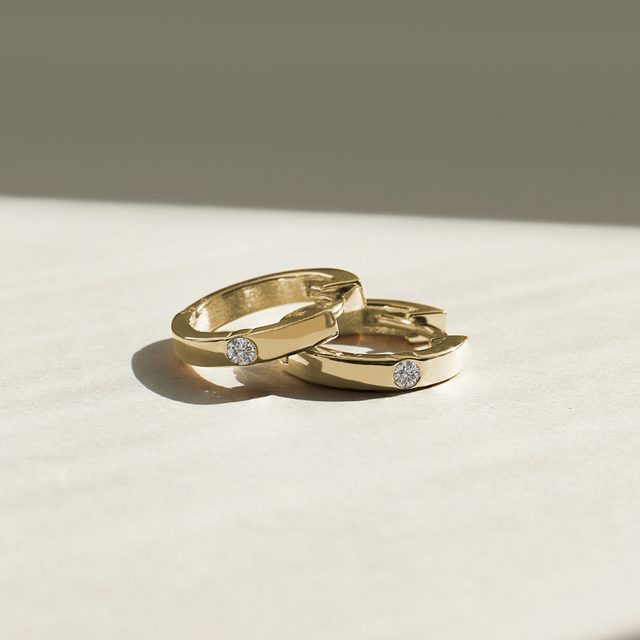 BOUCLES D'OREILLES OR BAGUES AVEC DES DIAMANTS - BOUCLES D'OREILLES EN DIAMANT - 