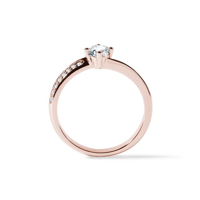 ZÁSNUBNÝ PRSTIENOK Z RUŽOVÉHO 14 KT ZLATA S BRILIANTMI - DIAMANTOVÉ ZÁSNUBNÉ PRSTENE - 