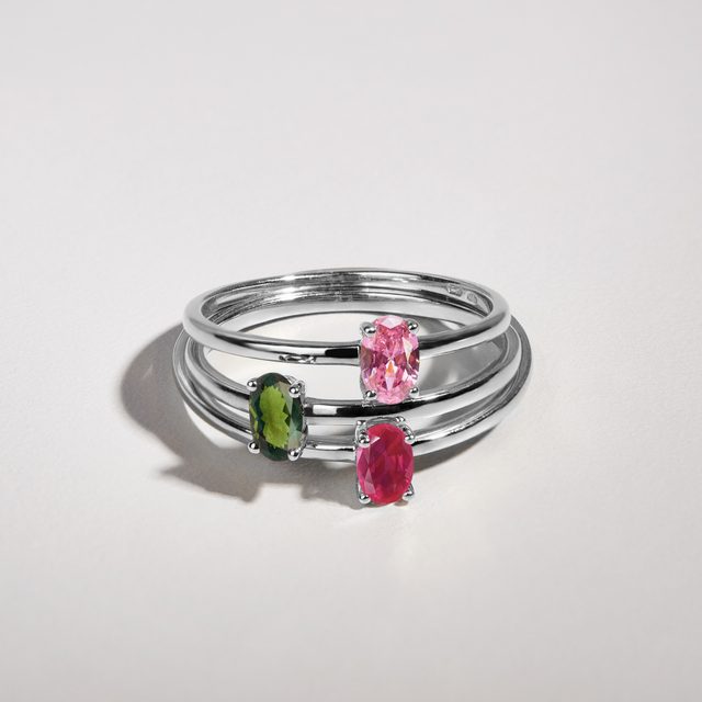 PRSTÝNEK Z BÍLÉHO ZLATA S OVÁLNÝM VLTAVÍNEM - PRSTENY S VLTAVÍNEM - 