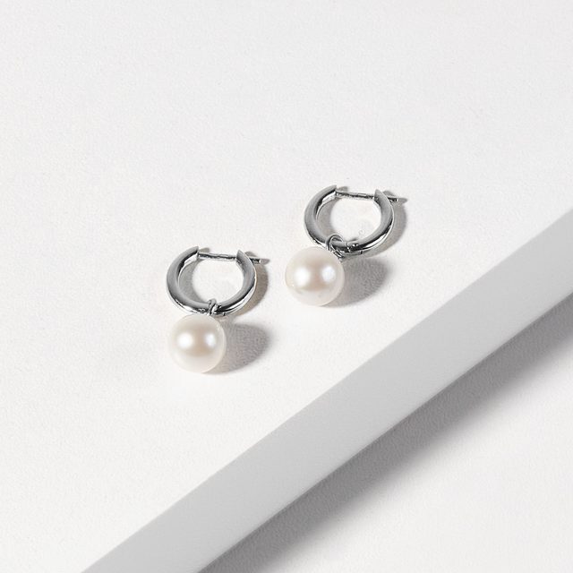 BOUCLES D'OREILLE CRÉOLES EN OR BLANC AVEC PERLE - BOUCLES D'OREILLES EN PERLES - 