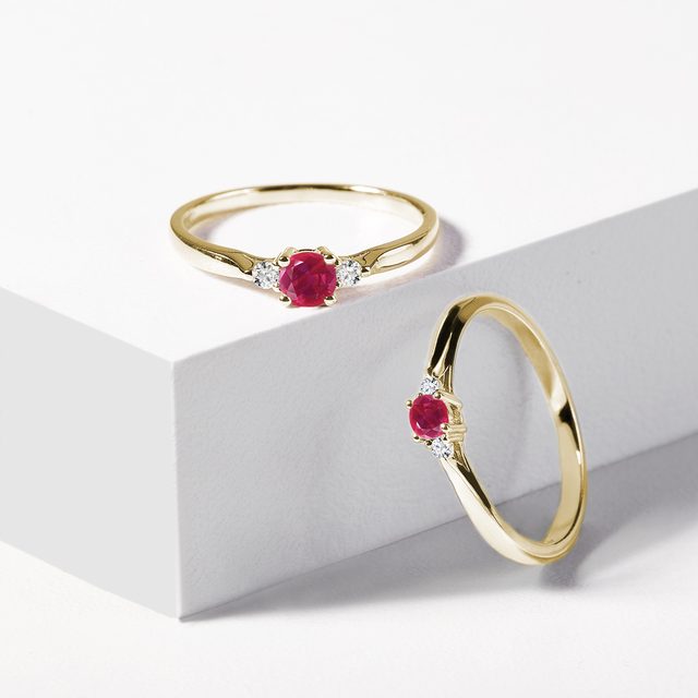 BAGUE DE FIANÇAILLES AVEC RUBIS ET DIAMANTS - BAGUES DE FIANÇAILLES EN RUBIS - 