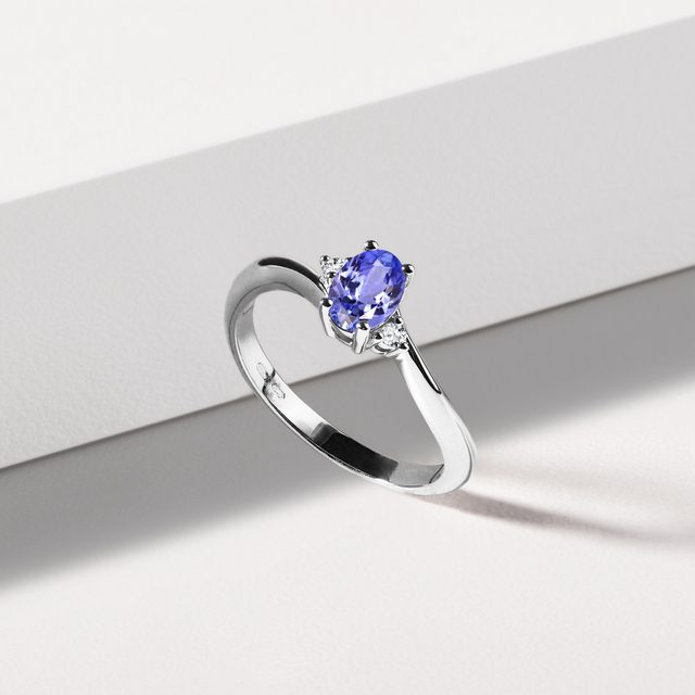 TANZANITE AND DIAMOND RING IN 14K WHITE GOLD - TANZANITE RINGS - 