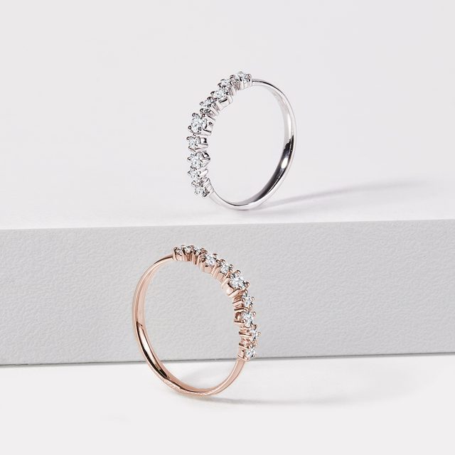 MODERNÍ SNUBNÍ PRSTEN Z RŮŽOVÉHO ZLATA - DÁMSKÉ SNUBNÍ PRSTENY - 